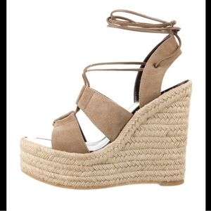 Like new size 8 tan tie-up wedges!!